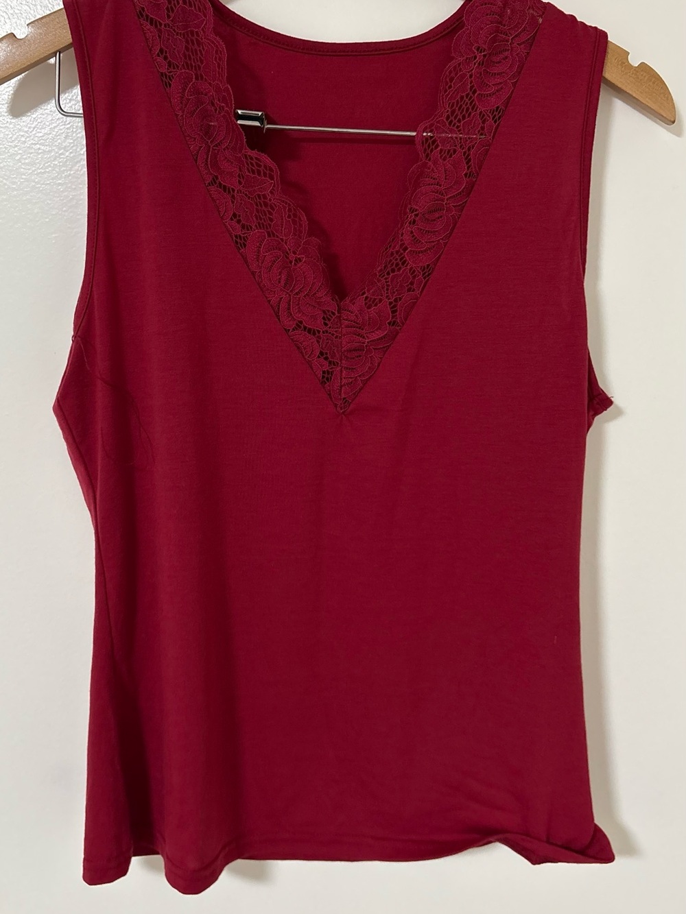 SHEIN Burgundy Lace Trim V-Neck Tank Top